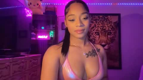 Snapshot of lunaa_11 chatting on April 30, 2026, 5:25 am lunaa_11 online show from April 30, 2026, 5:25 am