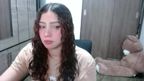 Snapshot of lunaa_sub chatting on May 6, 2026, 8:58 pm lunaa_sub online show from May 6, 2026, 8:58 pm