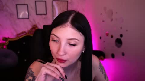 lunaamay online show from April 15, 2026, 6:42 am