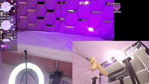 Luna online show from November 30, 2025, 8:57 pm