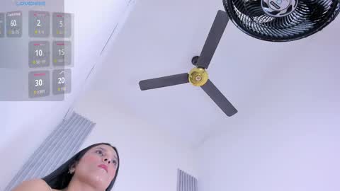 lunaasmithh online show from April 9, 2026, 11:26 am