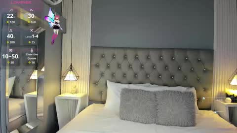 Luna  online show from November 9, 2025, 12:03 pm