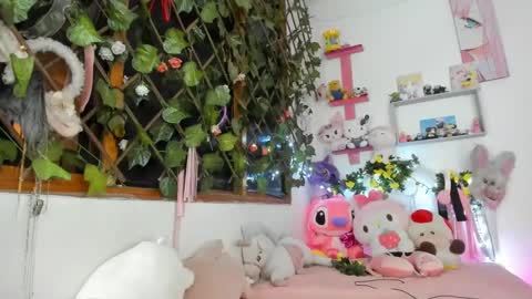 Snapshot of lunacristal_moon chatting on January 3, 2025, 7:39 pm lunacristal_moon online show from January 3, 2025, 7:39 pm