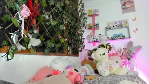 Snapshot of lunacristal_moon chatting on February 13, 2025, 10:55 am lunacristal_moon online show from February 13, 2025, 10:55 am