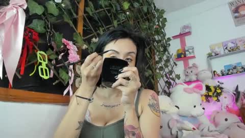 Snapshot of lunacristal_moon chatting on February 22, 2025, 11:03 pm lunacristal_moon online show from February 22, 2025, 11:03 pm