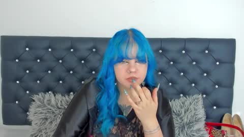 Luna online show from December 15, 2025, 12:31 pm