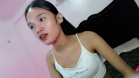 Snapshot of lunafoxx_ chatting on February 4, 2026, 11:05 am lunafoxx_ online show from February 4, 2026, 11:05 am