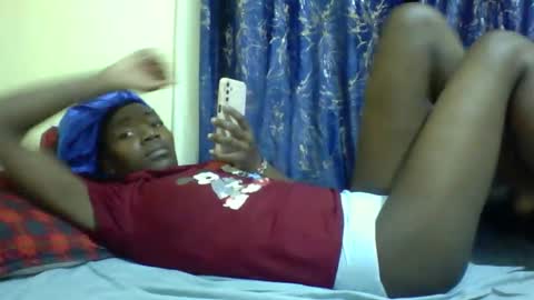 lunah_kitty online show from May 15, 2026, 6:09 am