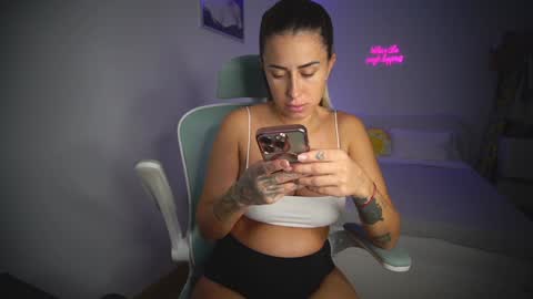 Laura online show from November 14, 2025, 11:53 am