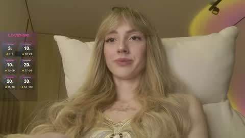 Luna online show from April 15, 2026, 12:28 am