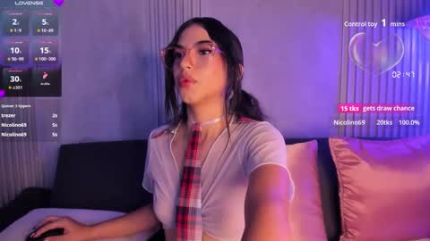 Snapshot of lunalancaster_ chatting on October 10, 2025, 12:37 pm lunalancaster_ online show from October 10, 2025, 12:37 pm