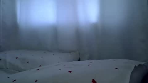 lunalove22_ online show from November 23, 2025, 3:01 pm