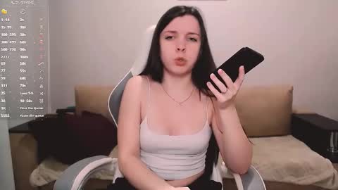 Luna online show from March 10, 2026, 5:07 pm