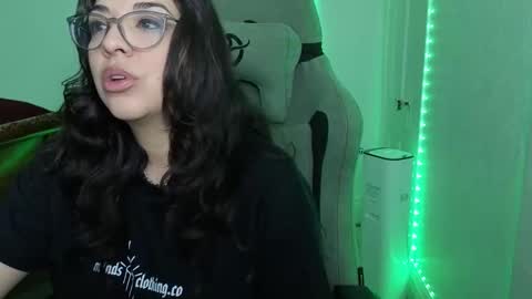 Luna Mae online show from March 18, 2026, 12:58 am