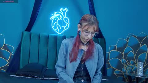 Luna online show from November 27, 2025, 8:00 pm