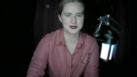 lunamystique_ online show from October 26, 2025, 7:20 pm