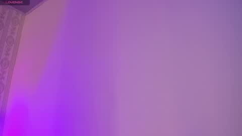 Luna  online show from November 1, 2025, 4:53 pm