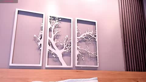 Luna  online show from December 17, 2025, 6:58 pm