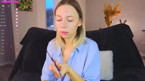 Kelly online show from October 14, 2025, 2:40 pm