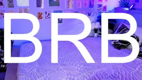 lunariafox online show from April 15, 2026, 7:58 pm