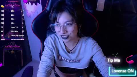 lunarichy online show from July 9, 2026, 6:06 am