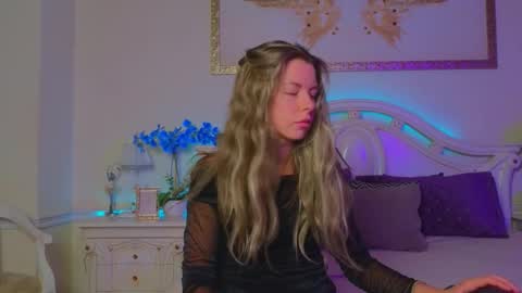 Luna Rishi online show from October 17, 2025, 11:46 am