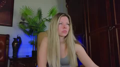 Luna Rishi online show from April 13, 2026, 6:19 am