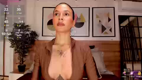 Luna Ruso  online show from September 19, 2025, 7:58 pm
