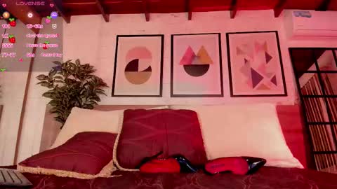 Snapshot of lunaruso chatting on January 14, 2026, 8:47 pm Luna Ruso online show from January 14, 2026, 8:47 pm