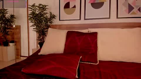Luna Ruso  online show from May 13, 2026, 8:38 pm