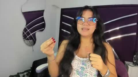 Snapshot of lunascarleht chatting on February 25, 2026, 1:54 pm lunascarleht online show from February 25, 2026, 1:54 pm