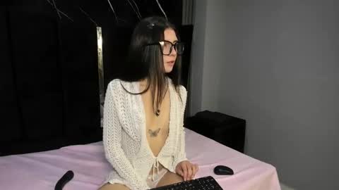 LunaSmithyl online show from February 21, 2026, 2:29 pm