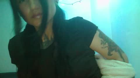 Luna online show from March 1, 2025, 8:53 pm