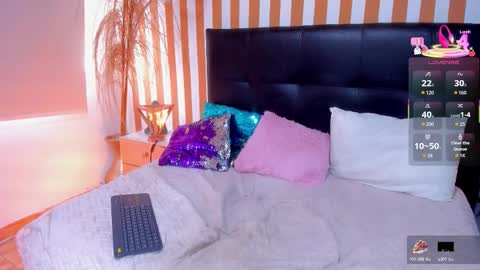 Luna Toledo online show from November 15, 2025, 1:29 pm