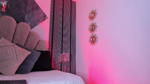 Luna   online show from March 15, 2026, 3:23 am