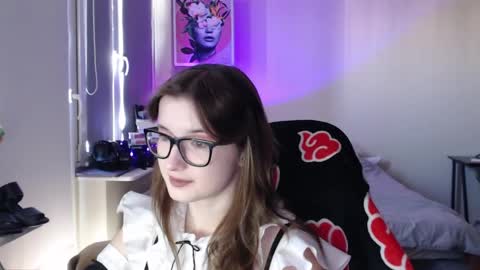 LunaXcherry online show from May 28, 2026, 4:48 pm