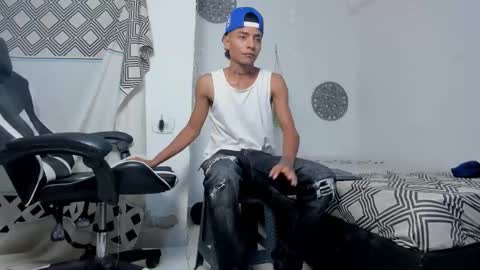 lunay_bigcock420 online show from October 25, 2025, 9:50 am