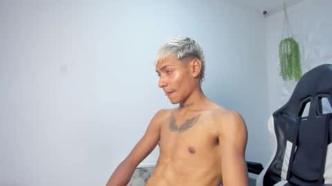 lunay_bigcock420 online show from January 17, 2026, 6:51 am