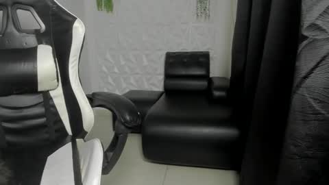 lunay_bigcock420 online show from February 19, 2026, 2:07 am