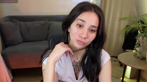 Kitty online show from October 19, 2025, 6:47 am