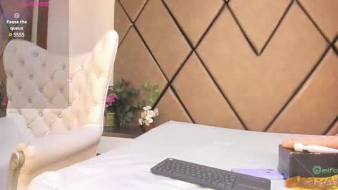 Snapshot of lunitadiva chatting on February 21, 2025, 12:28 pm lunitadiva online show from February 21, 2025, 12:28 pm