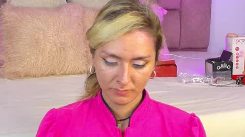 Snapshot of lunitadiva chatting on November 18, 2025, 1:26 pm lunitadiva online show from November 18, 2025, 1:26 pm