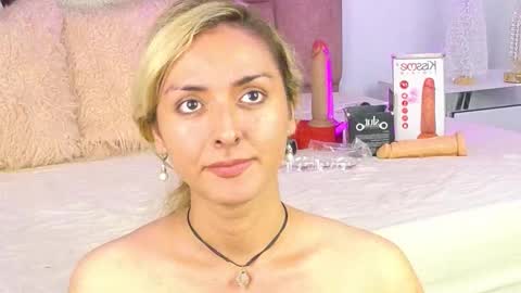 Snapshot of lunitadiva chatting on November 19, 2025, 1:55 pm lunitadiva online show from November 19, 2025, 1:55 pm