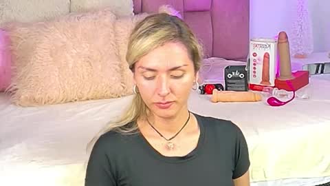 Snapshot of lunitadiva chatting on December 1, 2025, 1:38 pm lunitadiva online show from December 1, 2025, 1:38 pm