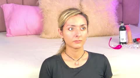 Snapshot of lunitadiva chatting on December 4, 2025, 7:44 pm lunitadiva online show from December 4, 2025, 7:44 pm