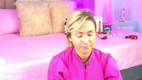 Snapshot of lunitadiva chatting on December 16, 2025, 1:49 pm lunitadiva online show from December 16, 2025, 1:49 pm