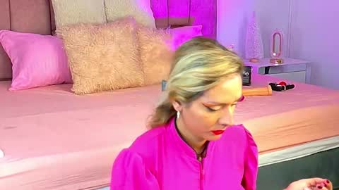 Snapshot of lunitadiva chatting on December 19, 2025, 3:19 pm lunitadiva online show from December 19, 2025, 3:19 pm