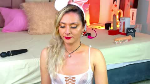 Snapshot of lunitadiva chatting on January 13, 2026, 3:06 pm lunitadiva online show from January 13, 2026, 3:06 pm