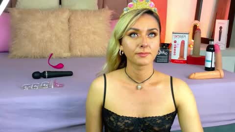 Snapshot of lunitadiva chatting on January 18, 2026, 4:33 pm lunitadiva online show from January 18, 2026, 4:33 pm