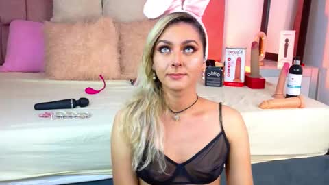 Snapshot of lunitadiva chatting on January 19, 2026, 3:49 pm lunitadiva online show from January 19, 2026, 3:49 pm